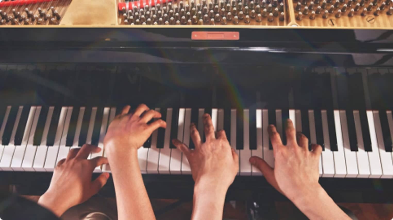 Piano a cuatro manos en la Escuela de Industriales: Jorge Gutiérrez-Marcet & Magdalena Ribas
